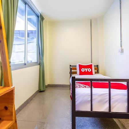 Oyo 928 Leaf Hostel Chiang Mai Dış mekan fotoğraf