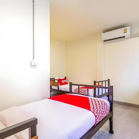 Oyo 928 Leaf Hostel Chiang Mai Dış mekan fotoğraf