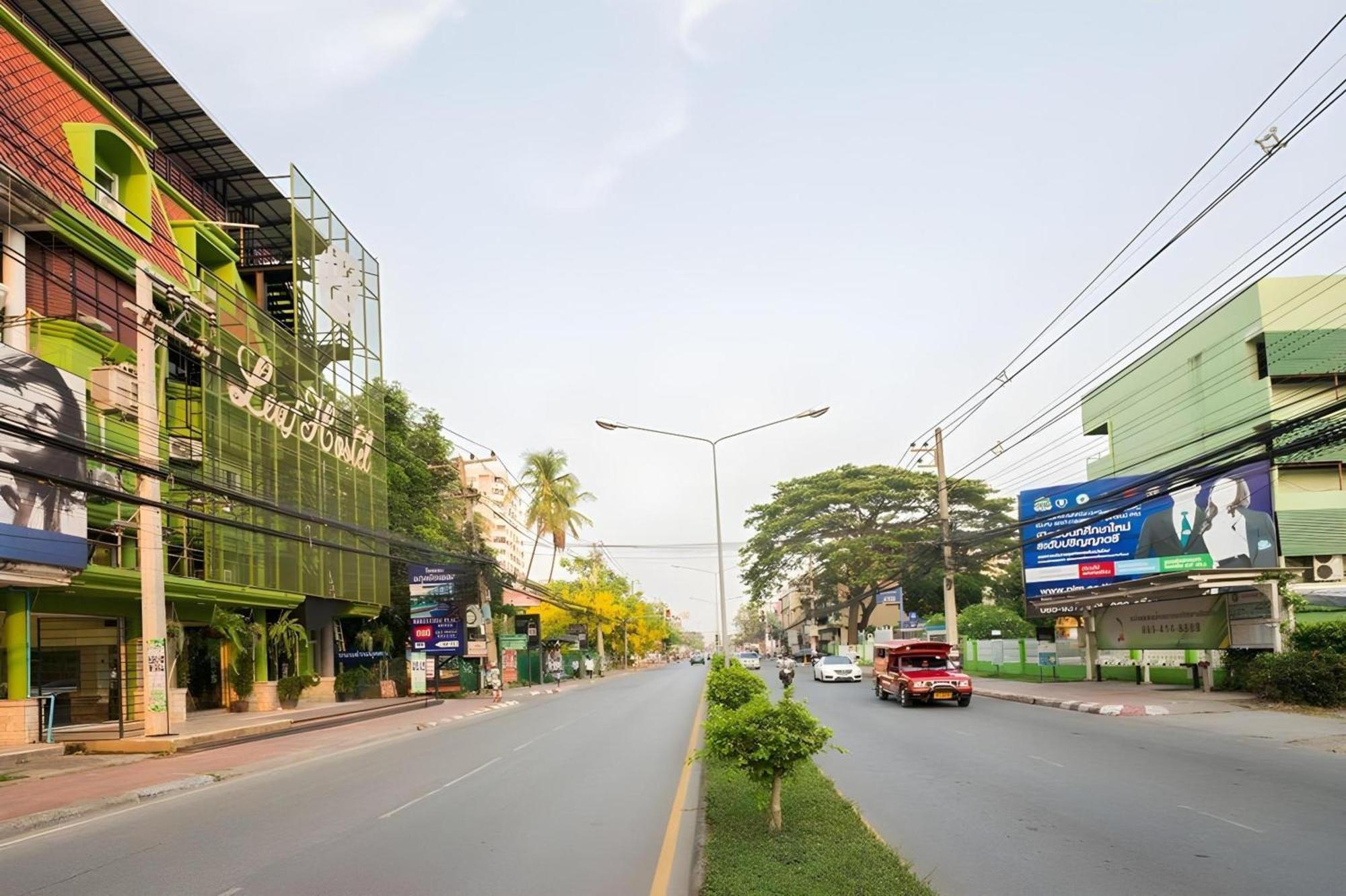 Oyo 928 Leaf Hostel Chiang Mai Dış mekan fotoğraf