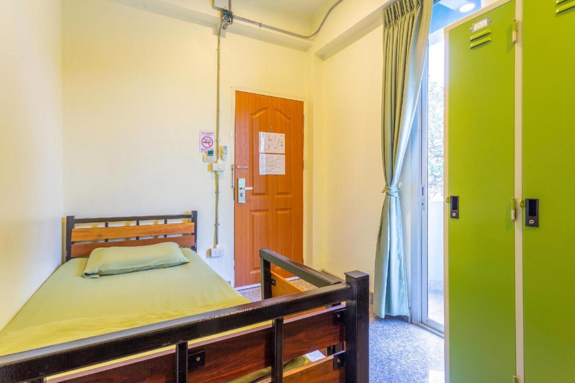 Oyo 928 Leaf Hostel Chiang Mai Dış mekan fotoğraf