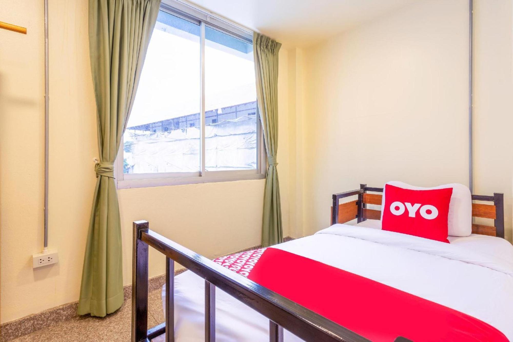 Oyo 928 Leaf Hostel Chiang Mai Dış mekan fotoğraf