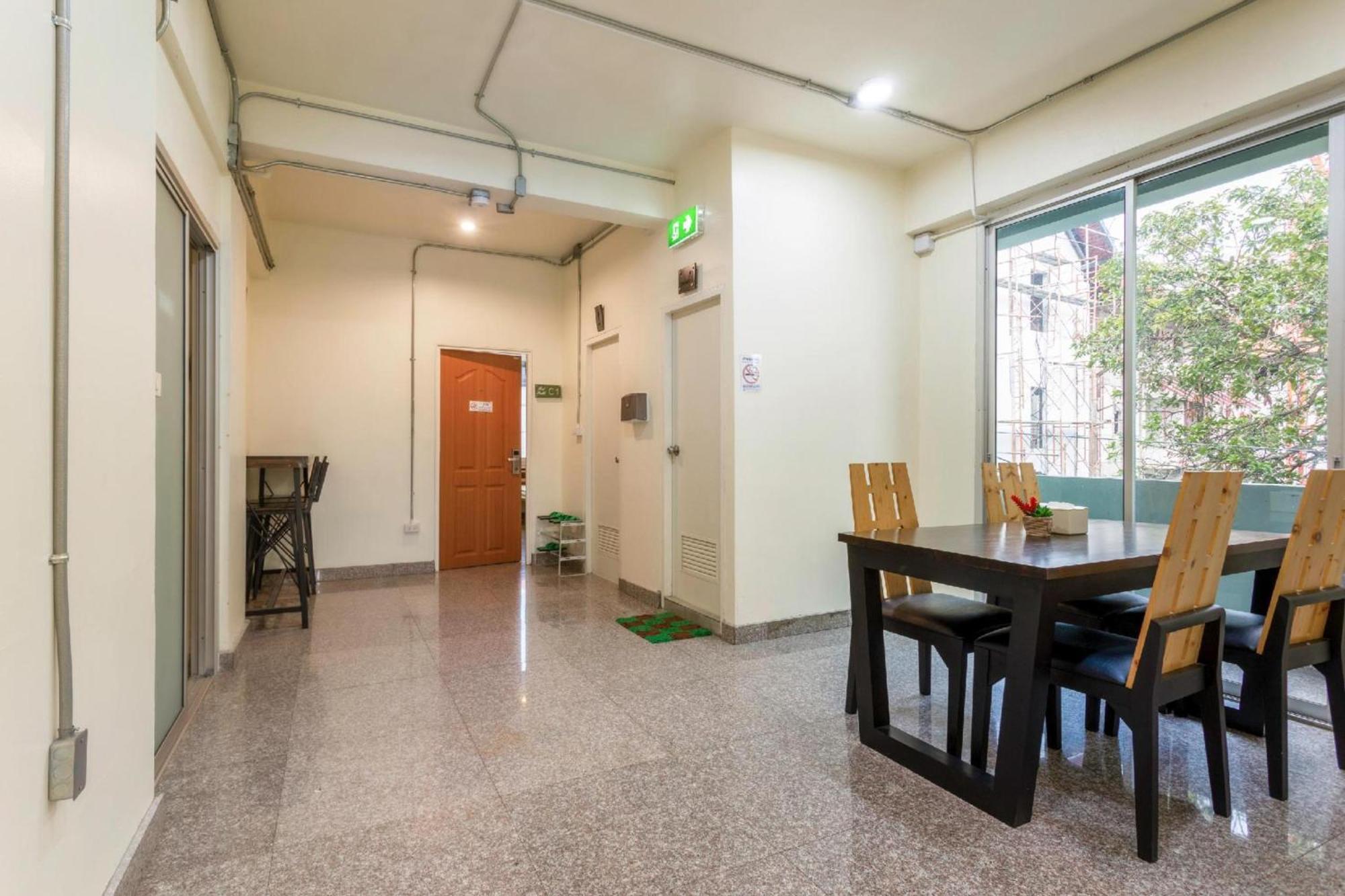 Oyo 928 Leaf Hostel Chiang Mai Dış mekan fotoğraf