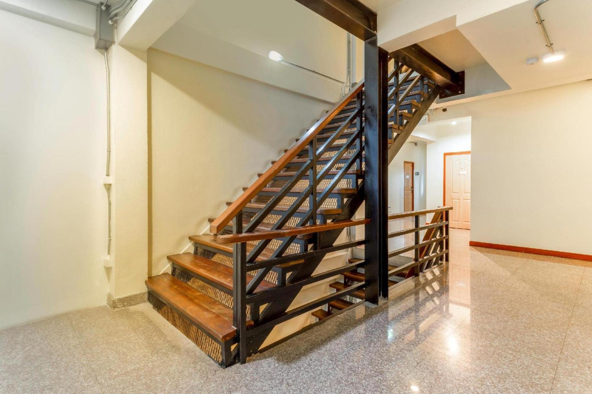 Oyo 928 Leaf Hostel Chiang Mai Dış mekan fotoğraf